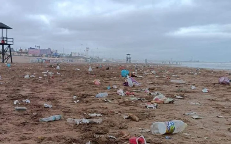 Playas de Marruecos : La crisis ambiental que amenaza el turismo veraniego