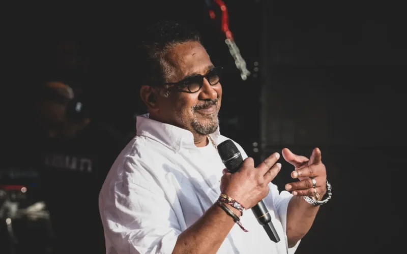 En pleno concierto en Rabat, Cheb Khaled dirige un mensaje a Mohammed VI