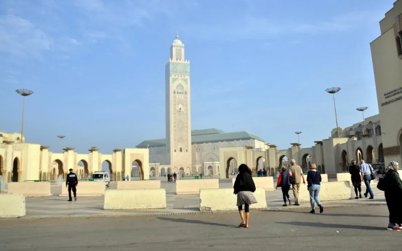 Polémica en Casablanca : Mezquita Hassan II restringe acceso y desata malestar entre fieles y turistas