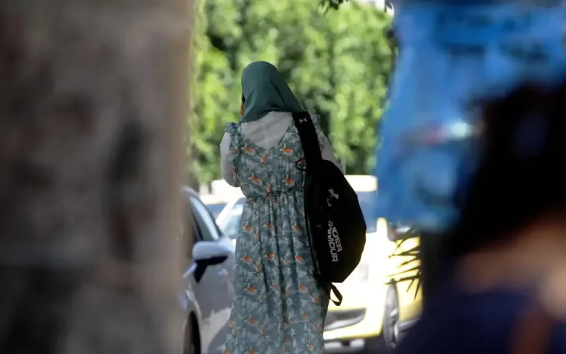 Polémica en Francia : El Consejo de Estado mantiene la prohibición del abaya en las aulas