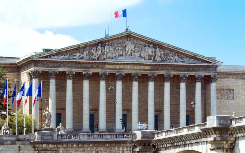 Polémica en Francia : Nuevo mapa de Marruecos con Sáhara desata debate en la Asamblea Nacional