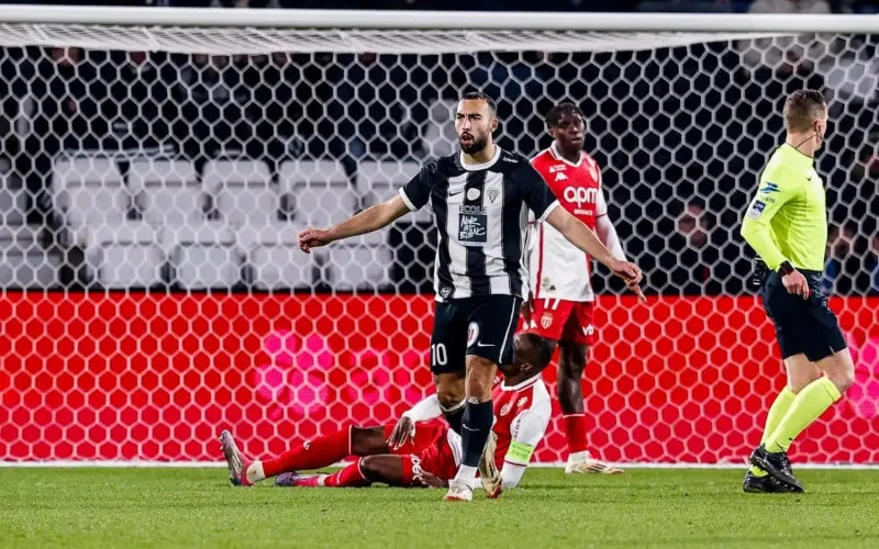 Polémica en la Ligue 1 : ¿Pausa por lesión o para romper el ayuno del Ramadán ?