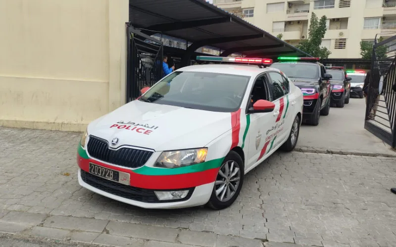 Policía marroquí multa a su hijo : un acto de integridad que se vuelve viral en redes sociales