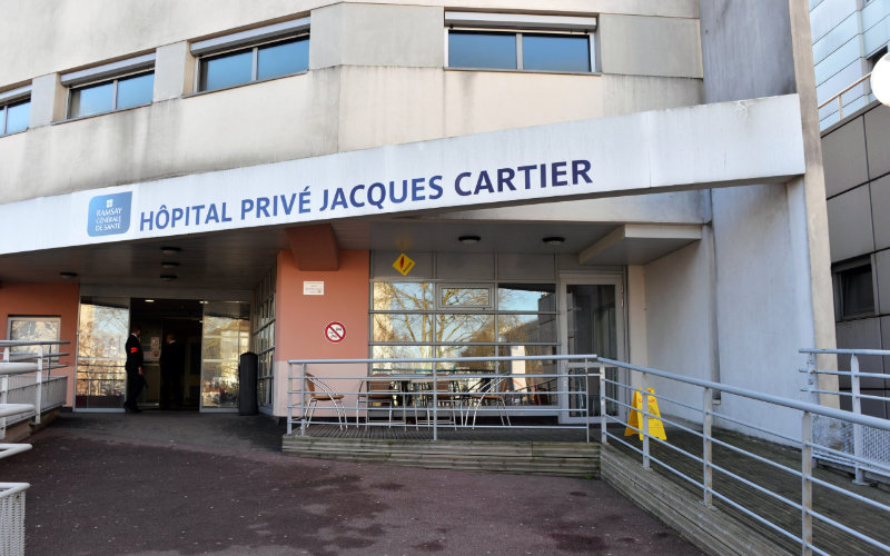 Racismo y acoso en hospital francés : enfermera denuncia humillaciones y agresiones de compañero