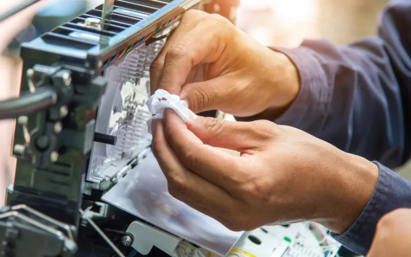 Racismo en las telecomunicaciones : La cruda realidad de los técnicos en Francia