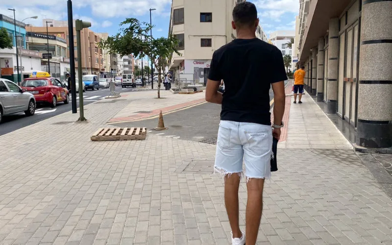 El reencuentro milagroso : Hermanos marroquíes se abrazan en Lanzarote tras 15 años separados