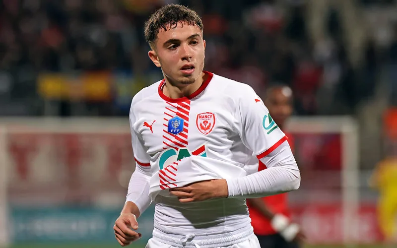 Regragui aclara : Neil El Aynaoui prioriza al Lens sobre la selección marroquí