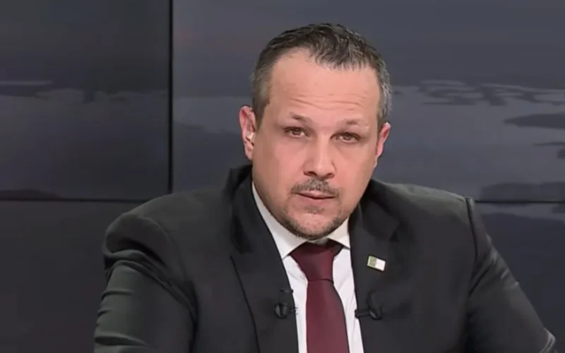 RMC despide a Mehdi Ghezzar por polémicas acusaciones contra Marruecos en televisión argelina
