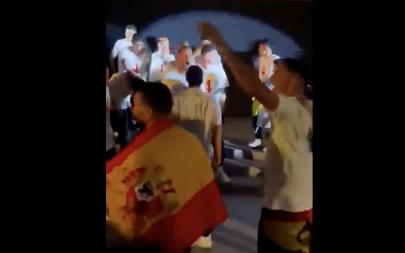 La Roja desata polémica : Cánticos sobre Gibraltar y Marruecos empañan celebración de la Eurocopa