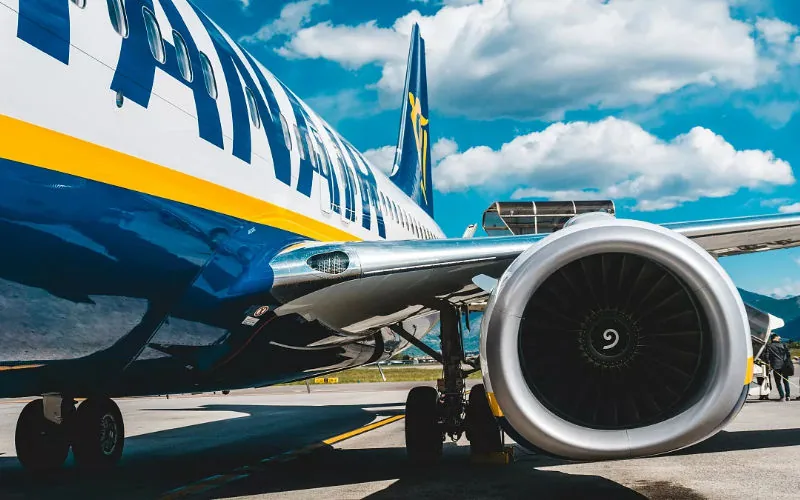 Ryanair obligada a reembolsar : Vende vuelos imposibles desde Dole-Jura en 2025