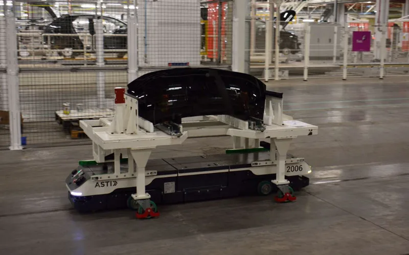 Stellantis revoluciona su planta marroquí : de coches a robots industriales AGV