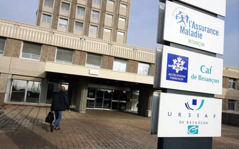 Su pasaporte marroquí revela sus estancias : la CAF le reclama 10 638 euros