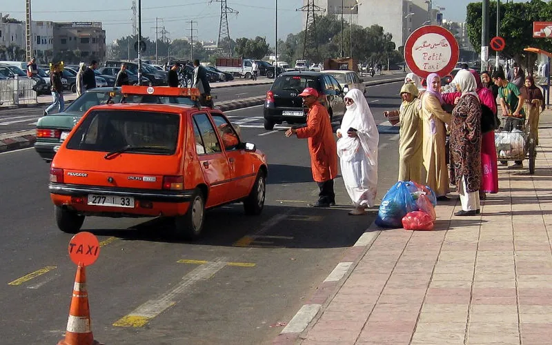 Taxistas marroquíes se enfrentan a posibles sanciones penales por rechazar pasajeros