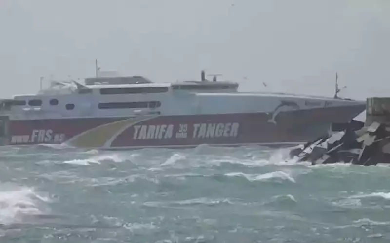 Temporal suspende conexiones marítimas entre España y Marruecos por fuertes vientos