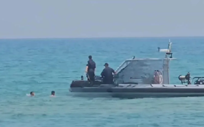 Tensión en el Mediterráneo : Jóvenes argelinos desafían fronteras marítimas entre Marruecos y Argelia