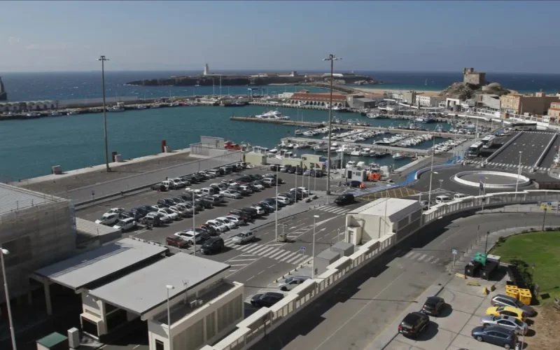 Todos los ferris entre Tánger y Tarifa, cancelados por vientos de 80 km/h