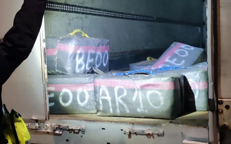 Tráfico de drogas : Camionero marroquí enfrenta 3 años de cárcel por 351 kg de cannabis en Perpignan