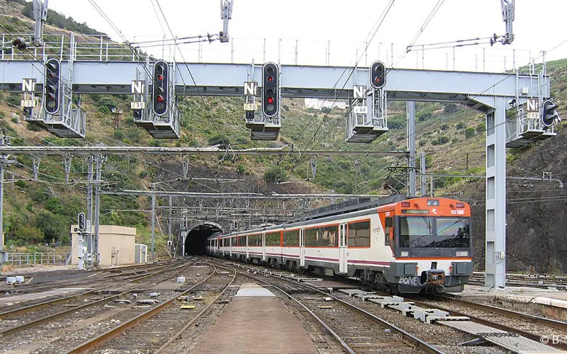 Tragedia en la frontera : Joven marroquí muere aplastado en túnel entre España y Francia