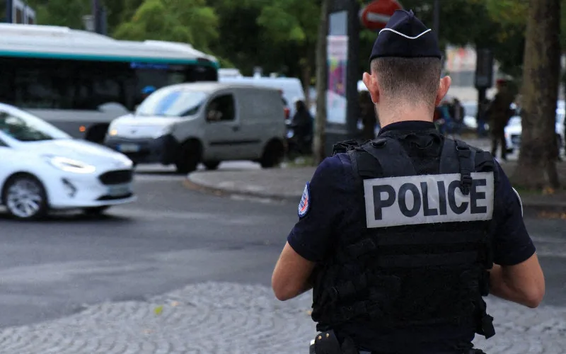 Tragedia en París : Adolescente de 14 años asesinado por negarse a entregar su móvil