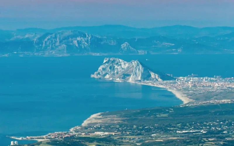 El túnel del siglo : España y Marruecos impulsan megaproyecto ferroviario bajo el Estrecho de Gibraltar
