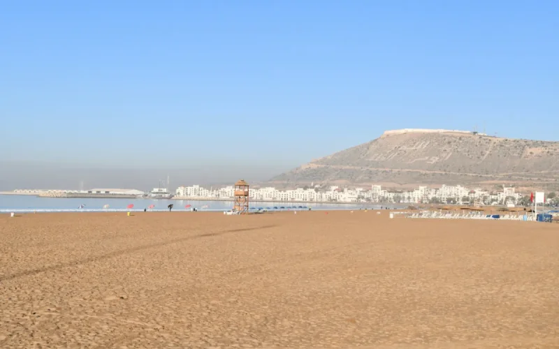 Vacaciones en Marruecos : las autoridades lanzan una gran operación de limpieza en las playas antes del verano
