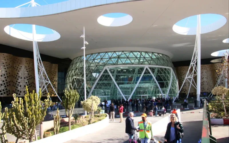 Varado en Marrakech tras la cancelación de su vuelo, este británico debe pagar dos noches más